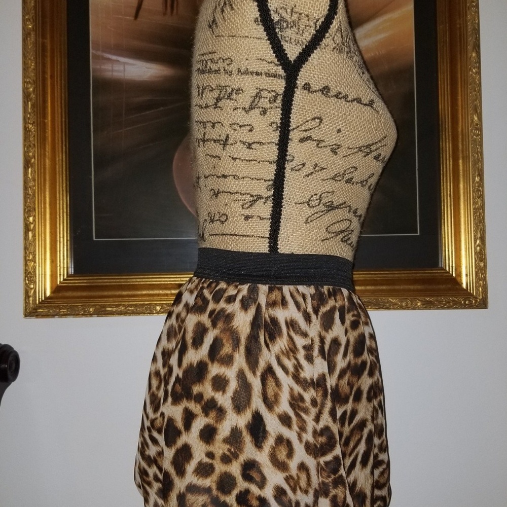 🐆Leopard pattern mini skirt🐆 - Picture 2 of 4